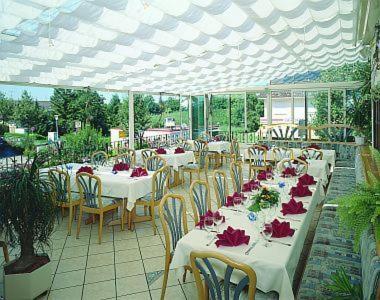 Hotel Bayerischer Hof Rehlings ไวเซินแบร์ก ภายนอก รูปภาพ